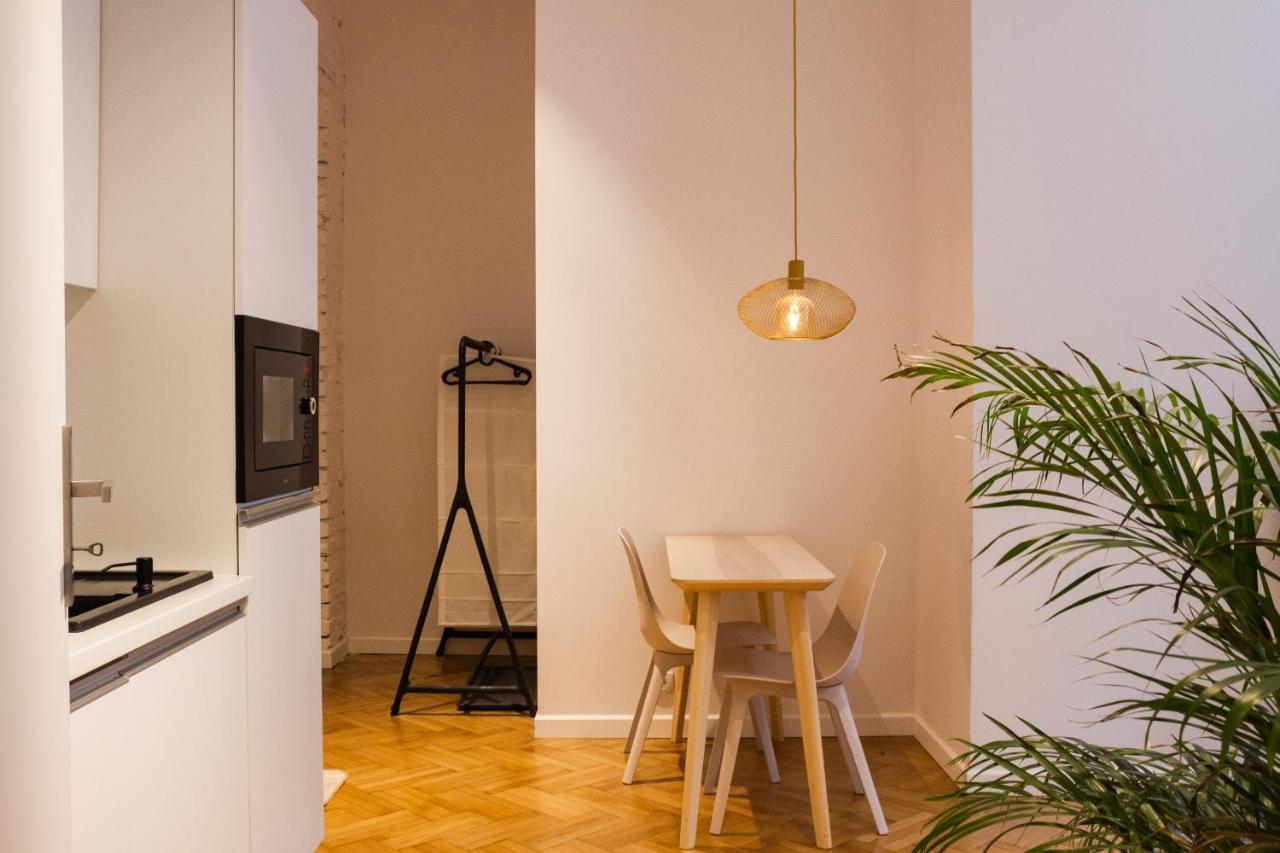 Sympatyczne Studio Z Palma Areka / A Nice Studio With Areka Palm Tree Łódź Kültér fotó